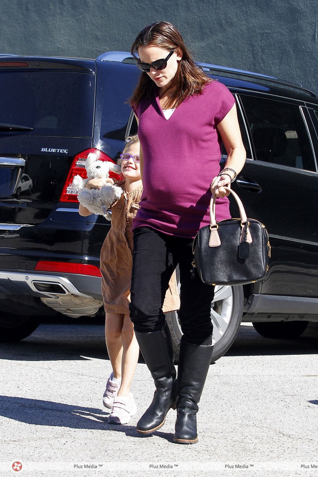 Jennifer Garner takes her daughter Violet Affleck to the dentist | Picture 112708